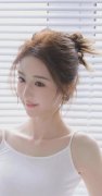 操纵职务便当为他人正在地盘开承揽等方面投机